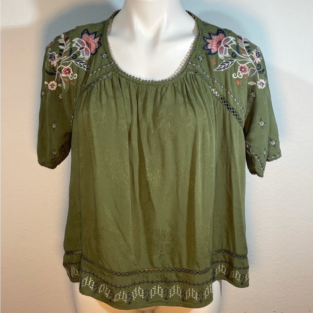☀️3/$12 Knox Rose Fiesta Top